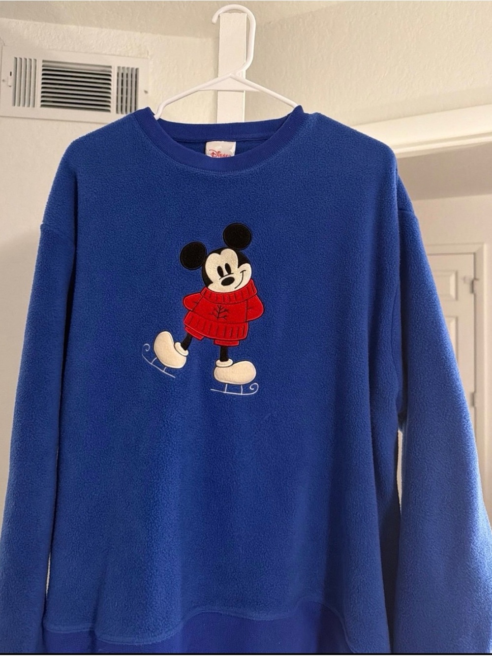 Disney Vintage 1990s Disney Store Mickey Mouse Ice Skating Sweater. Size XL